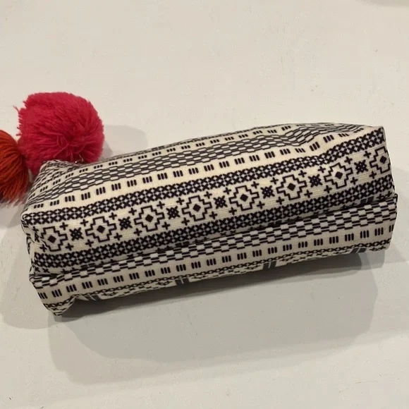 🔴 Kestrel | Three Section Cosmetic Bag - Picture 7 of 8